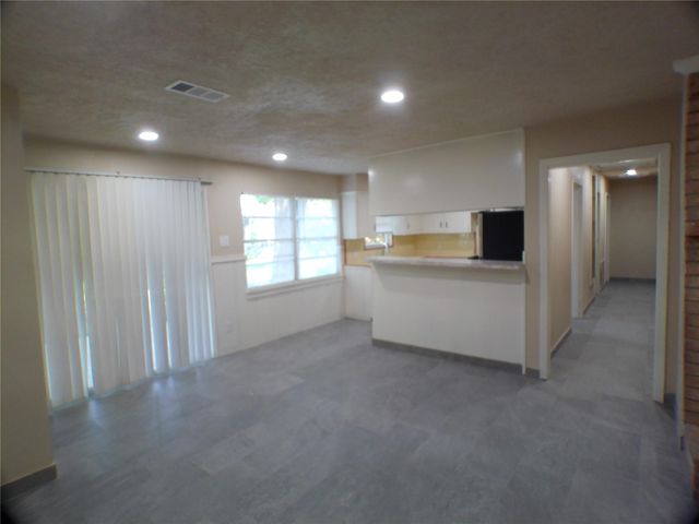 601 Fresa Road, Pasadena, TX 77502