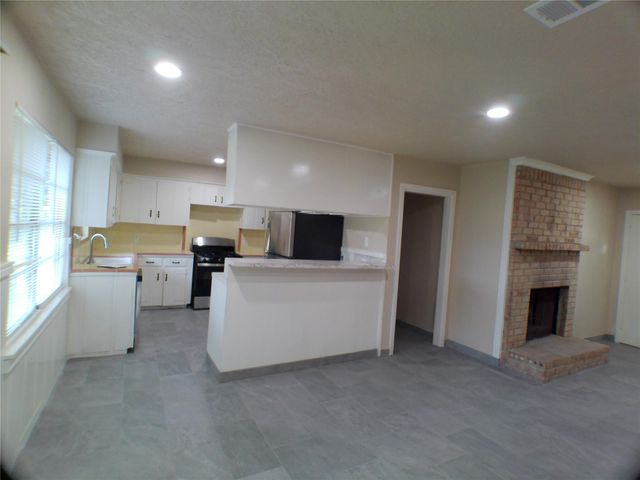 601 Fresa Road, Pasadena, TX 77502