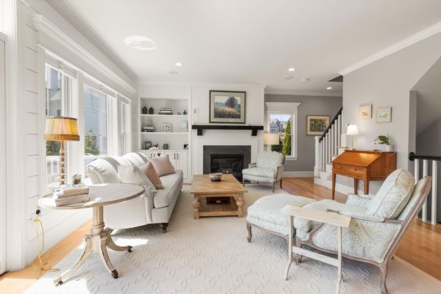 300 Lafayette Ave, Wrentham, MA 02093