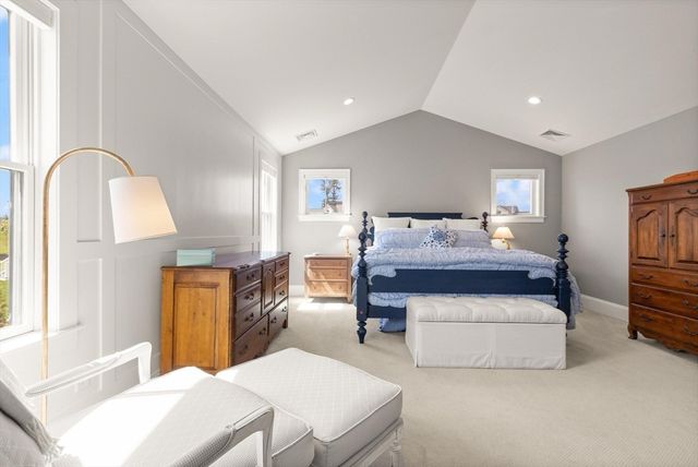 300 Lafayette Ave, Wrentham, MA 02093