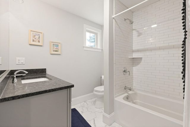 300 Lafayette Ave, Wrentham, MA 02093