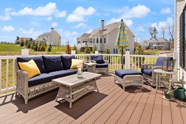 300 Lafayette Ave, Wrentham, MA 02093
