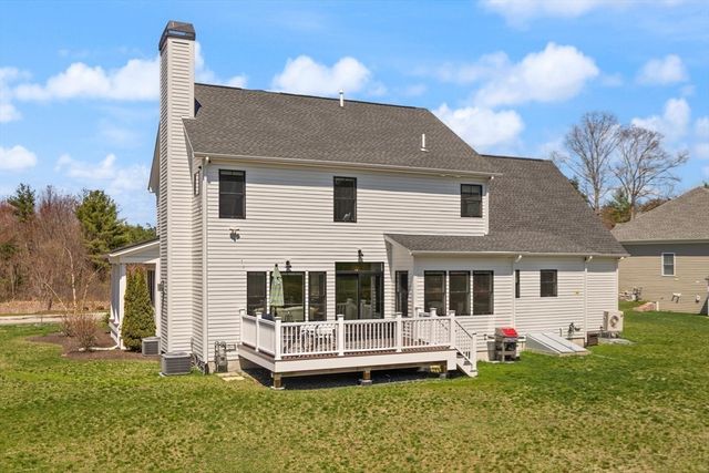 300 Lafayette Ave, Wrentham, MA 02093