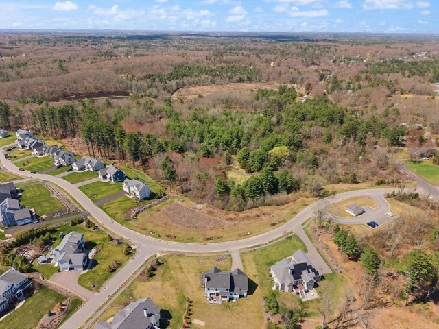 300 Lafayette Ave, Wrentham, MA 02093
