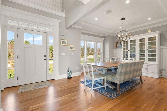 300 Lafayette Ave, Wrentham, MA 02093