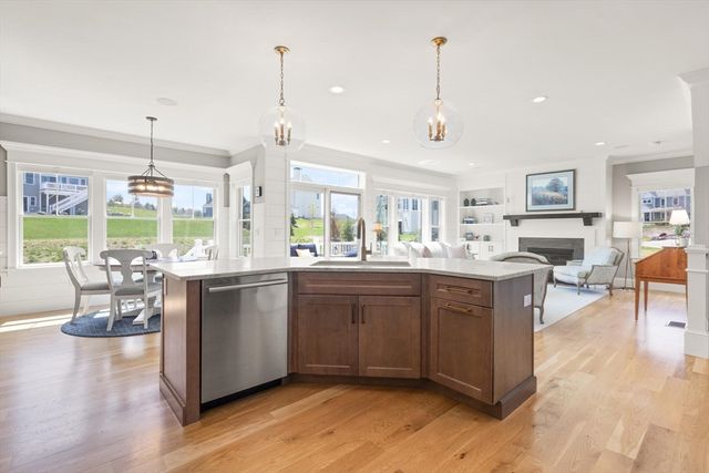 300 Lafayette Ave, Wrentham, MA 02093