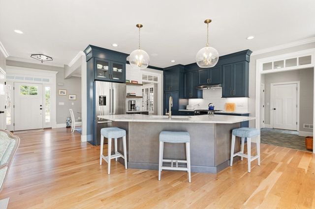 300 Lafayette Ave, Wrentham, MA 02093