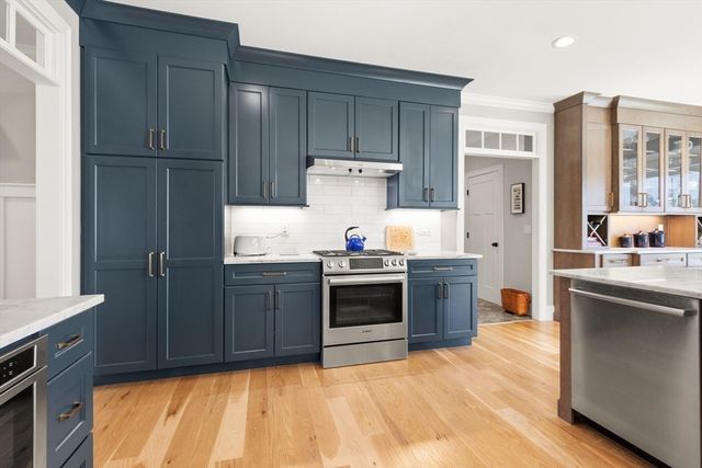 300 Lafayette Ave, Wrentham, MA 02093