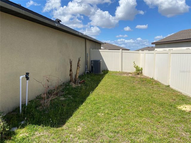 1919 AMBER SWEET CIRCLE, Dundee, FL 33838