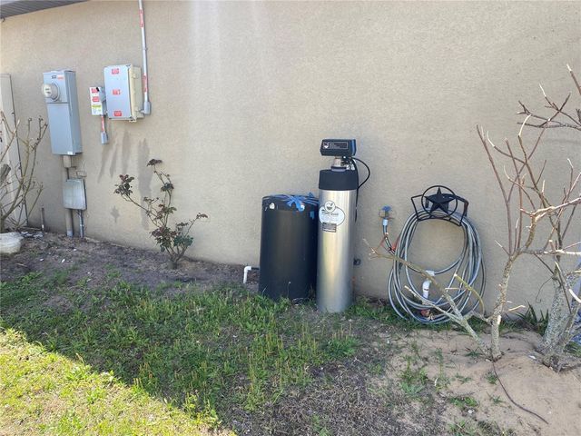 1919 AMBER SWEET CIRCLE, Dundee, FL 33838