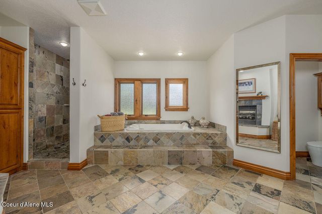 1560 E Bruin LOOP, Hayden, ID 83835