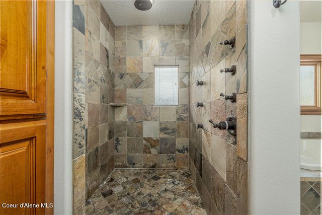 1560 E Bruin LOOP, Hayden, ID 83835