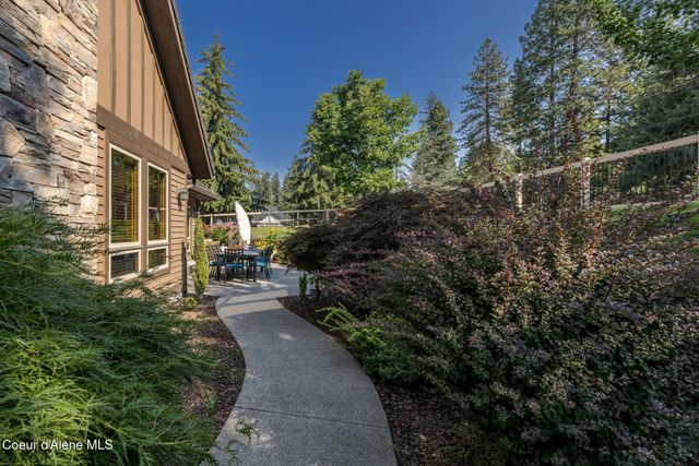 1560 E Bruin LOOP, Hayden, ID 83835