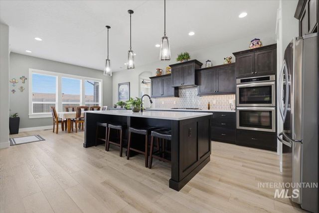 8922 E Lavender Dr, Nampa, ID 83687