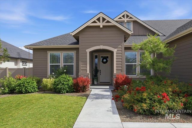 8922 E Lavender Dr, Nampa, ID 83687