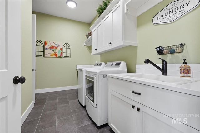 8922 E Lavender Dr, Nampa, ID 83687