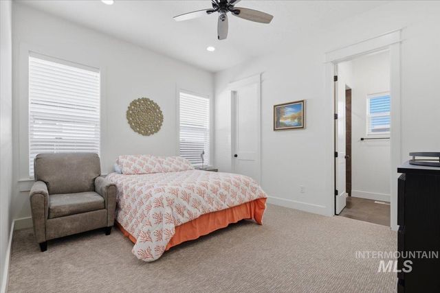 8922 E Lavender Dr, Nampa, ID 83687
