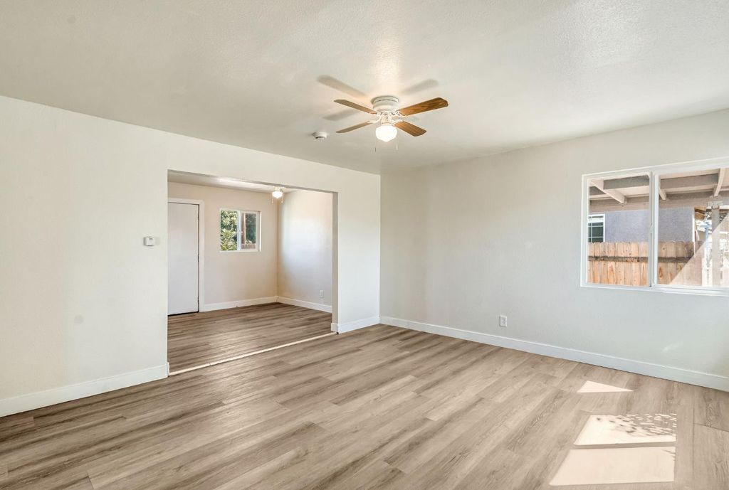 Image 10 of property listing at 1017 E Vine Avenue, Fresno, CA 93706