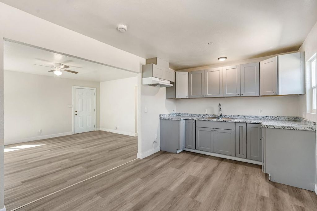Image 14 of property listing at 1017 E Vine Avenue, Fresno, CA 93706