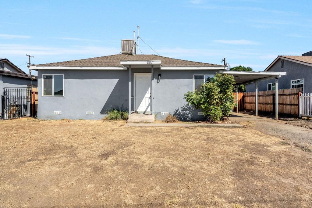 Image 2 of property listing at 1017 E Vine Avenue, Fresno, CA 93706