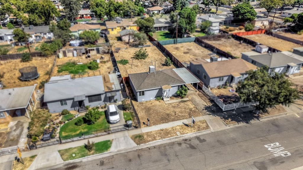 Image 29 of property listing at 1017 E Vine Avenue, Fresno, CA 93706
