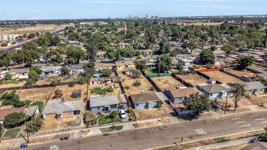 Image 33 of property listing at 1017 E Vine Avenue, Fresno, CA 93706