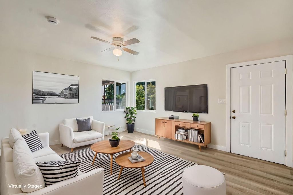 Image 8 of property listing at 1017 E Vine Avenue, Fresno, CA 93706