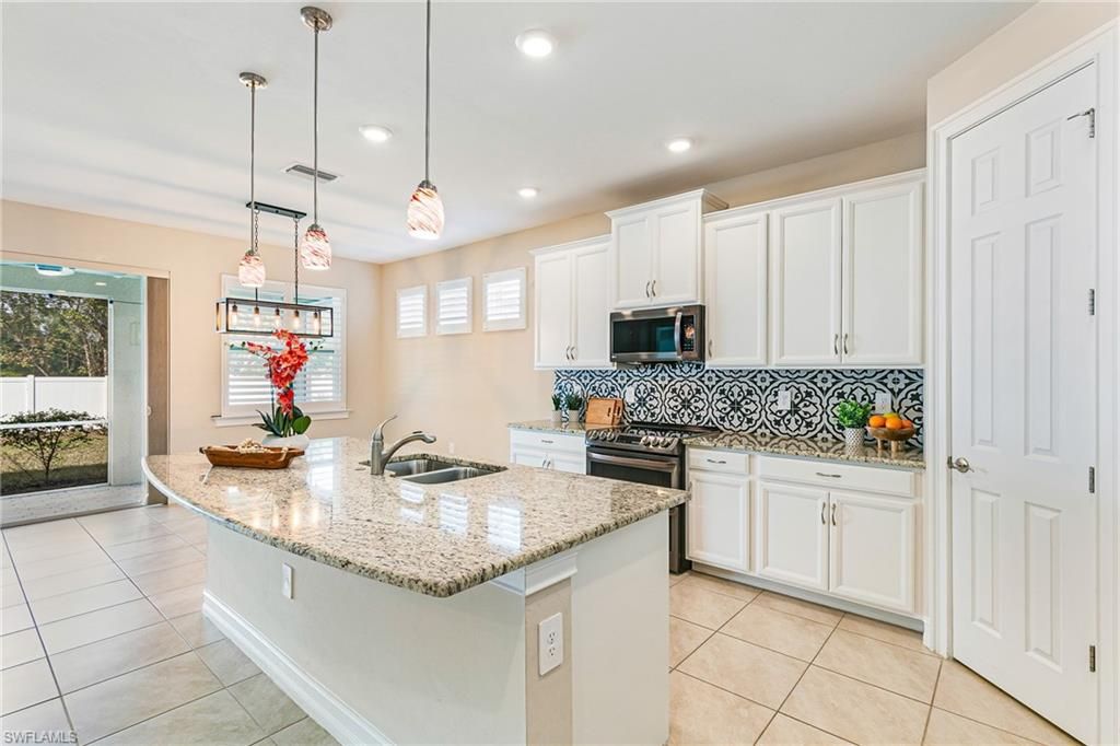 3028 Royal Gardens AVE, FORT MYERS, FL 33916 — photo 4