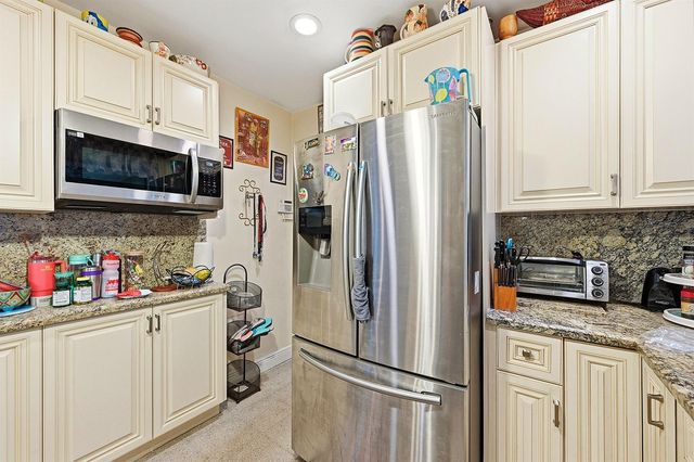 1310 SW 7th Avenue, Deerfield Beach, FL 33441