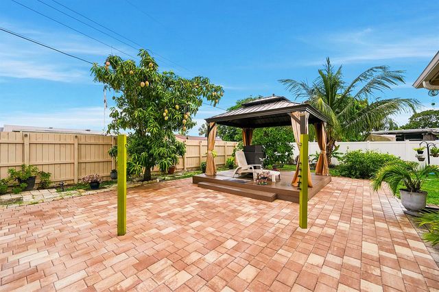 1310 SW 7th Avenue, Deerfield Beach, FL 33441