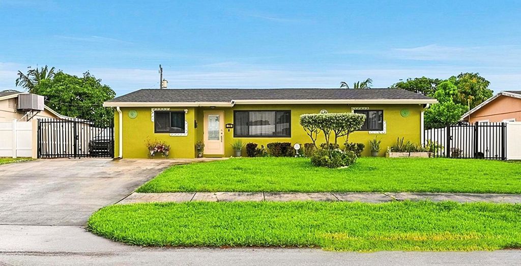 1310 SW 7th Avenue, Deerfield Beach, FL 33441