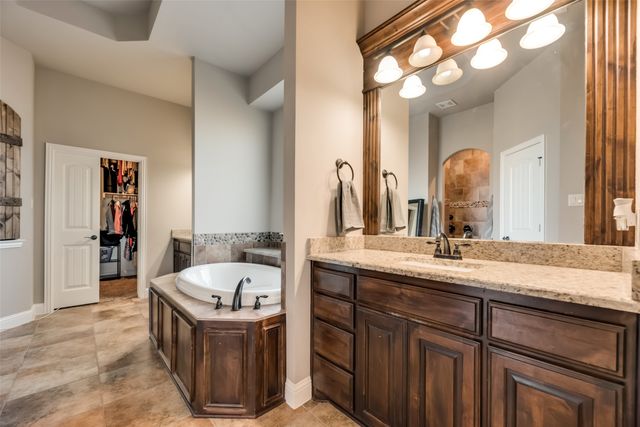 108 Springfield Lakes Drive, Waxahachie, TX 75165
