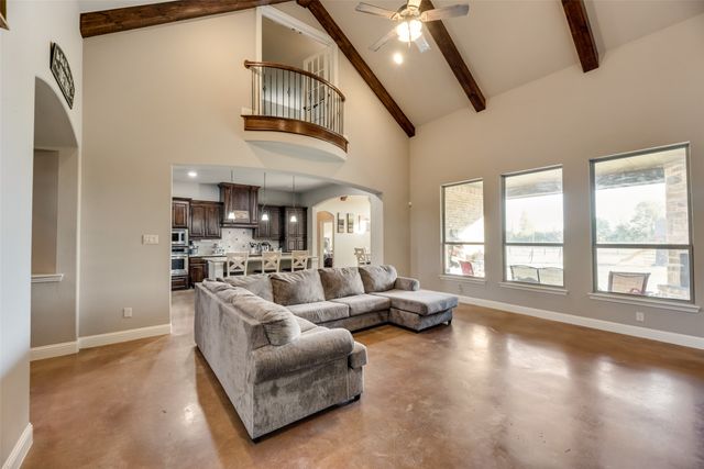 108 Springfield Lakes Drive, Waxahachie, TX 75165