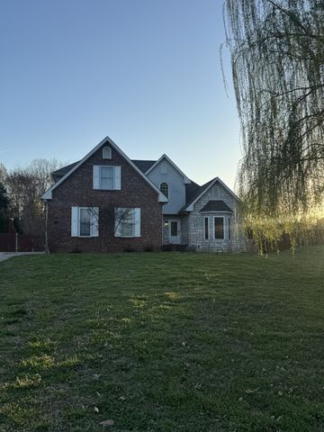 638 Potomac Dr, Clarksville, TN 37043