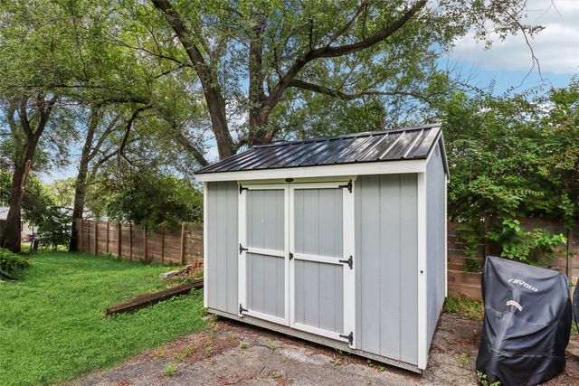 2539 Grandview Avenue, Des Moines, IA 50317