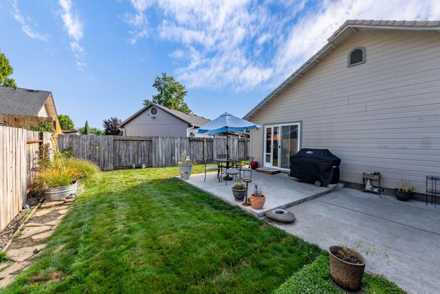 2687 Sprinkle Way, Grants Pass, OR 97527