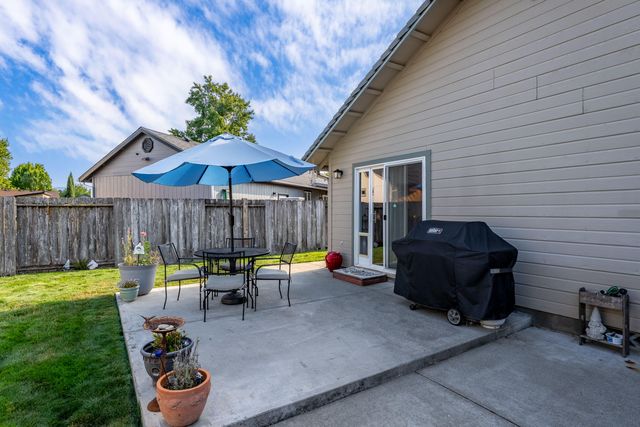 2687 Sprinkle Way, Grants Pass, OR 97527