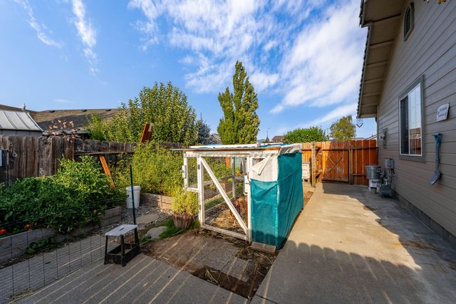 2687 Sprinkle Way, Grants Pass, OR 97527