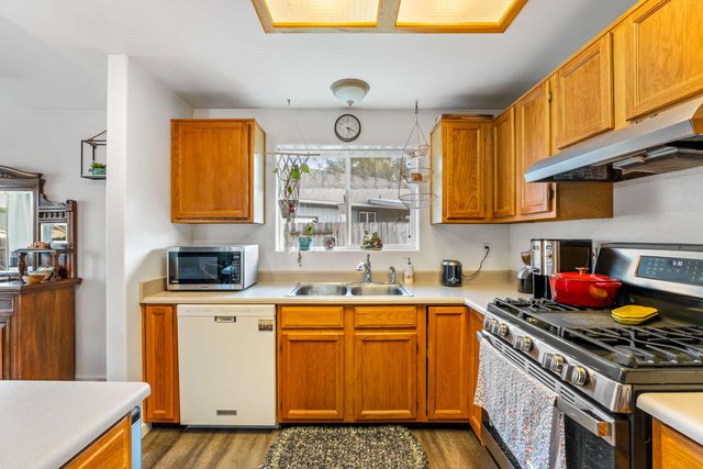 2687 Sprinkle Way, Grants Pass, OR 97527