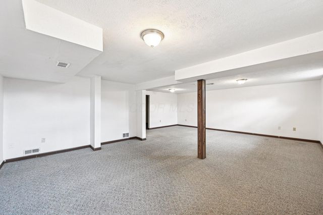 193 New Home Drive NE, Newark, OH 43055