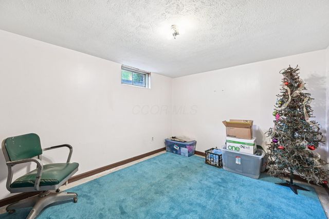 193 New Home Drive NE, Newark, OH 43055