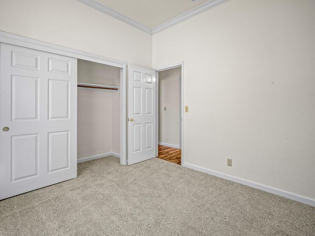 9677 Soaring Oaks Dr, Elk Grove, CA 95758