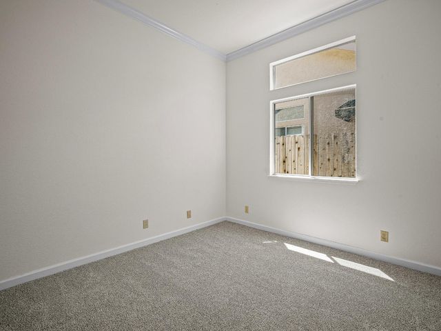 9677 Soaring Oaks Dr, Elk Grove, CA 95758