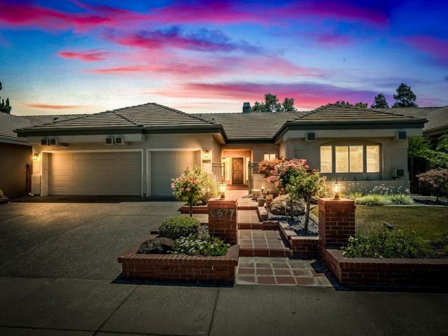 9677 Soaring Oaks Dr, Elk Grove, CA 95758