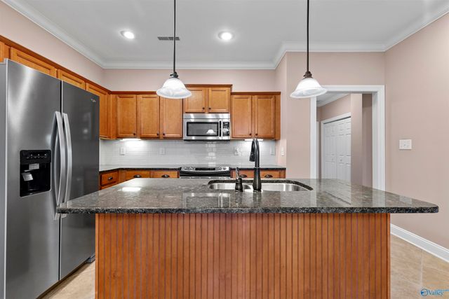 511 West Mossyleaf Drive, Huntsville, AL 35824