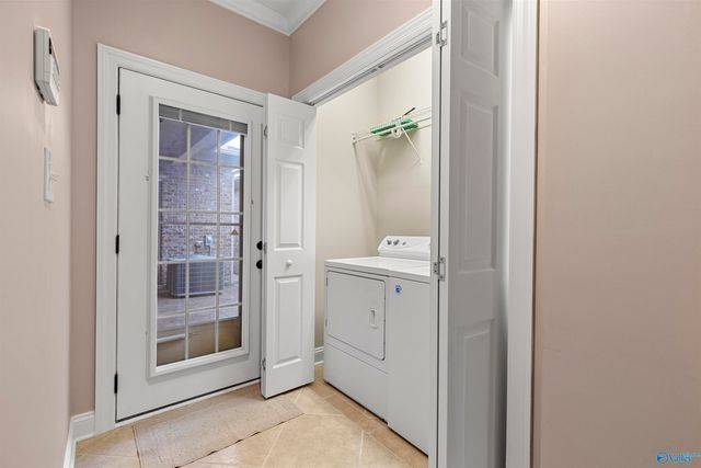 511 West Mossyleaf Drive, Huntsville, AL 35824