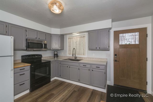 462 CARLTON DRIVE, Fairbanks, AK 99701