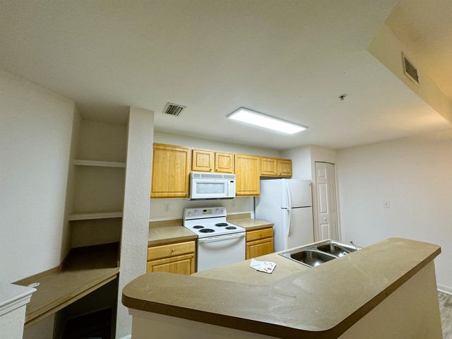 420 S Villa San Marco Dr 202, St Augustine, FL 32086