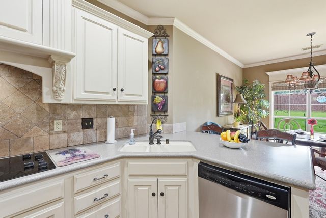 9316 Wooded Acres Cir, Sherwood, AR 72120