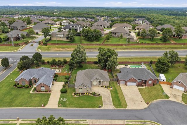 9316 Wooded Acres Cir, Sherwood, AR 72120